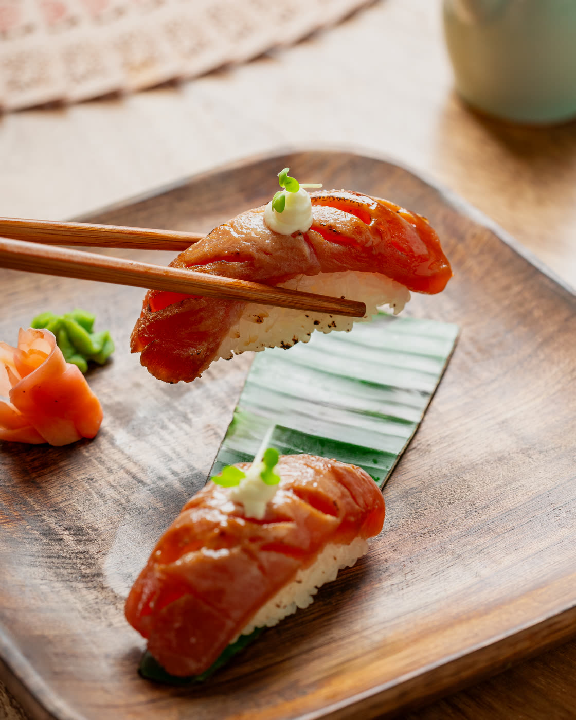 Nigiri, lifted